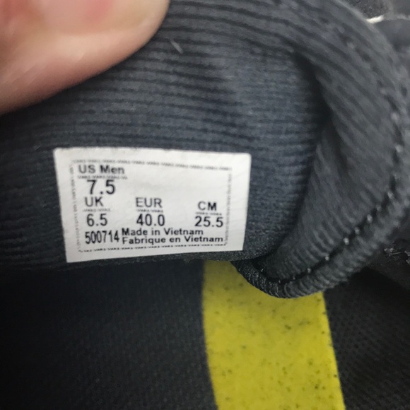 Vans - Picture 2 of 3